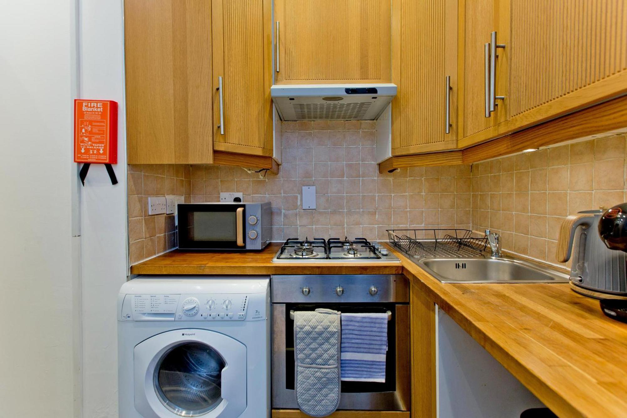 Imperial Earls Court Apartments Londra Esterno foto
